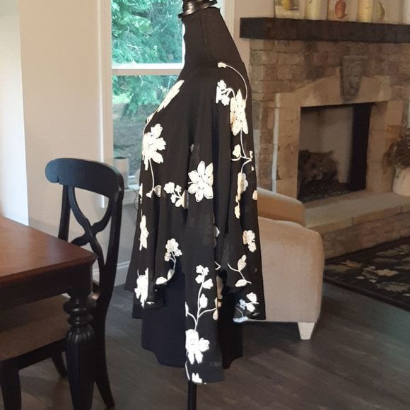 August Silk Black with White Flower Embroidery Flowy Top - Picture 5 of 10